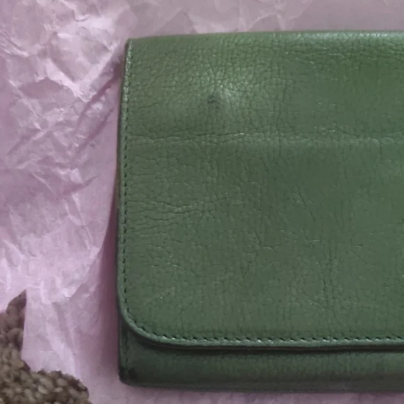 Green IL BISONTE Snap Button Closure Leather Wallet - Picture 4 of 14